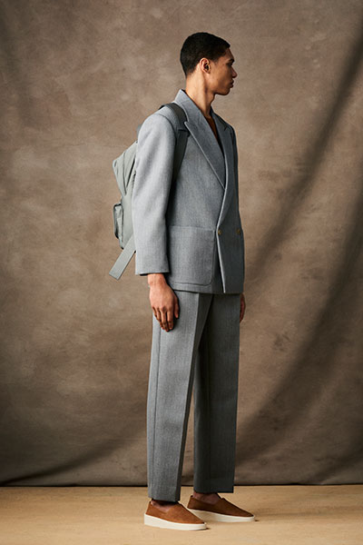 كبسولة عصرية لا تفوت من Mr. Porter  x"Fear Of God"